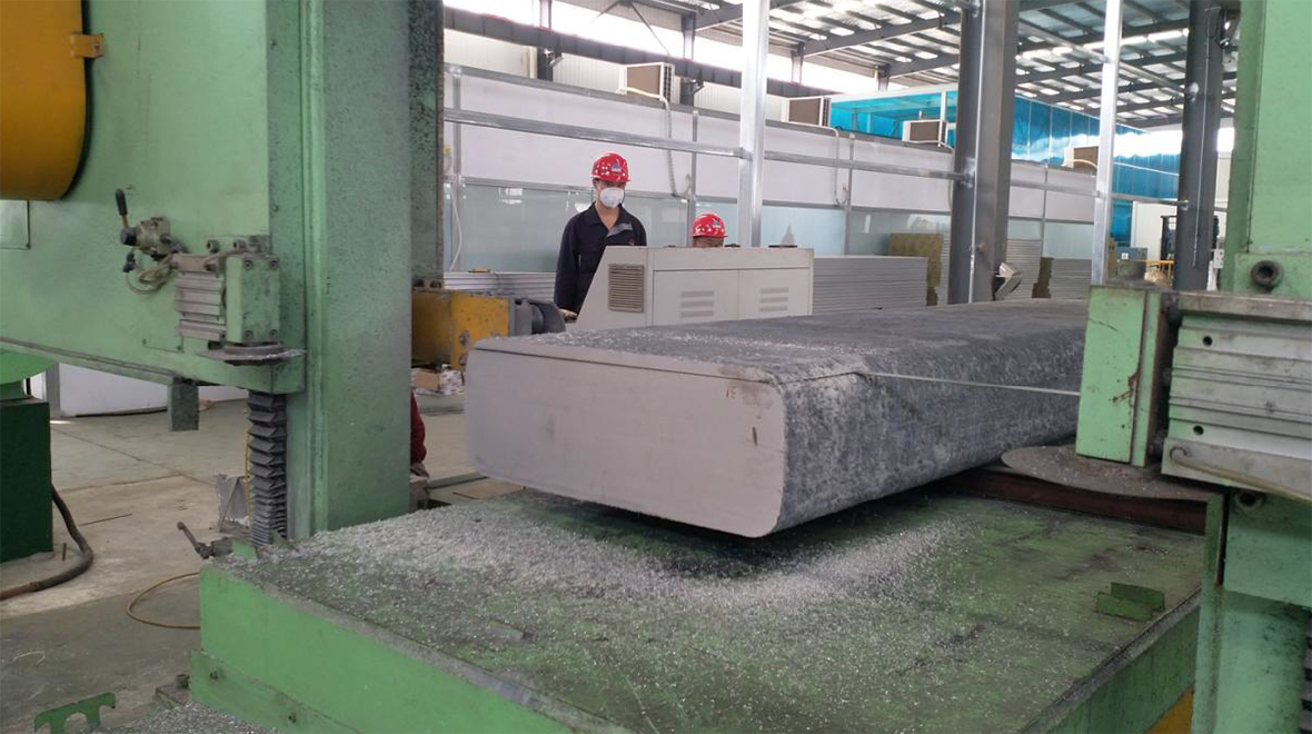 horizontal sawing aluminum ingot